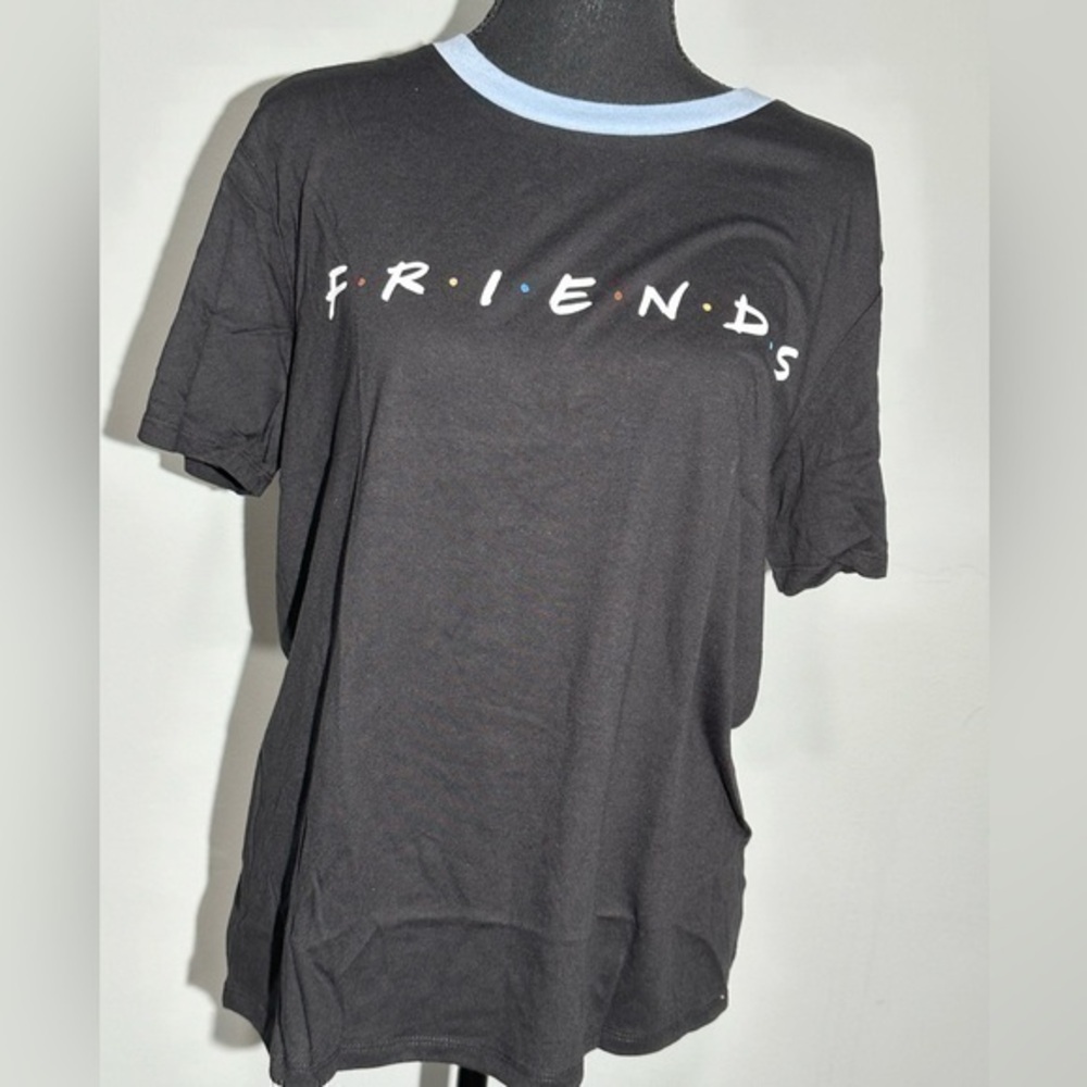 Love Tribe Friends 90’s T.V. show Graphic Tee Short Sleeve Size Large